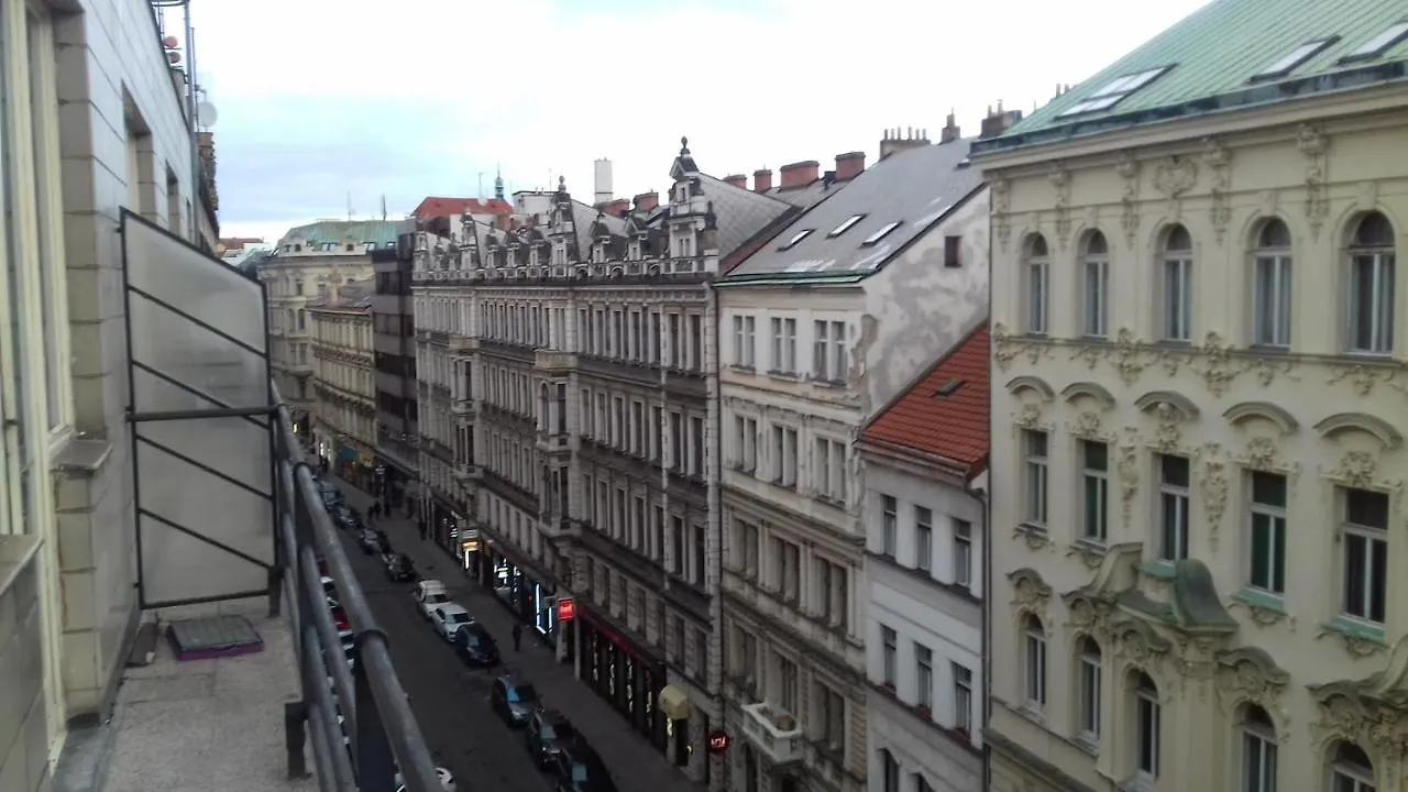 A Home At The Heart Of Praha Apartmán